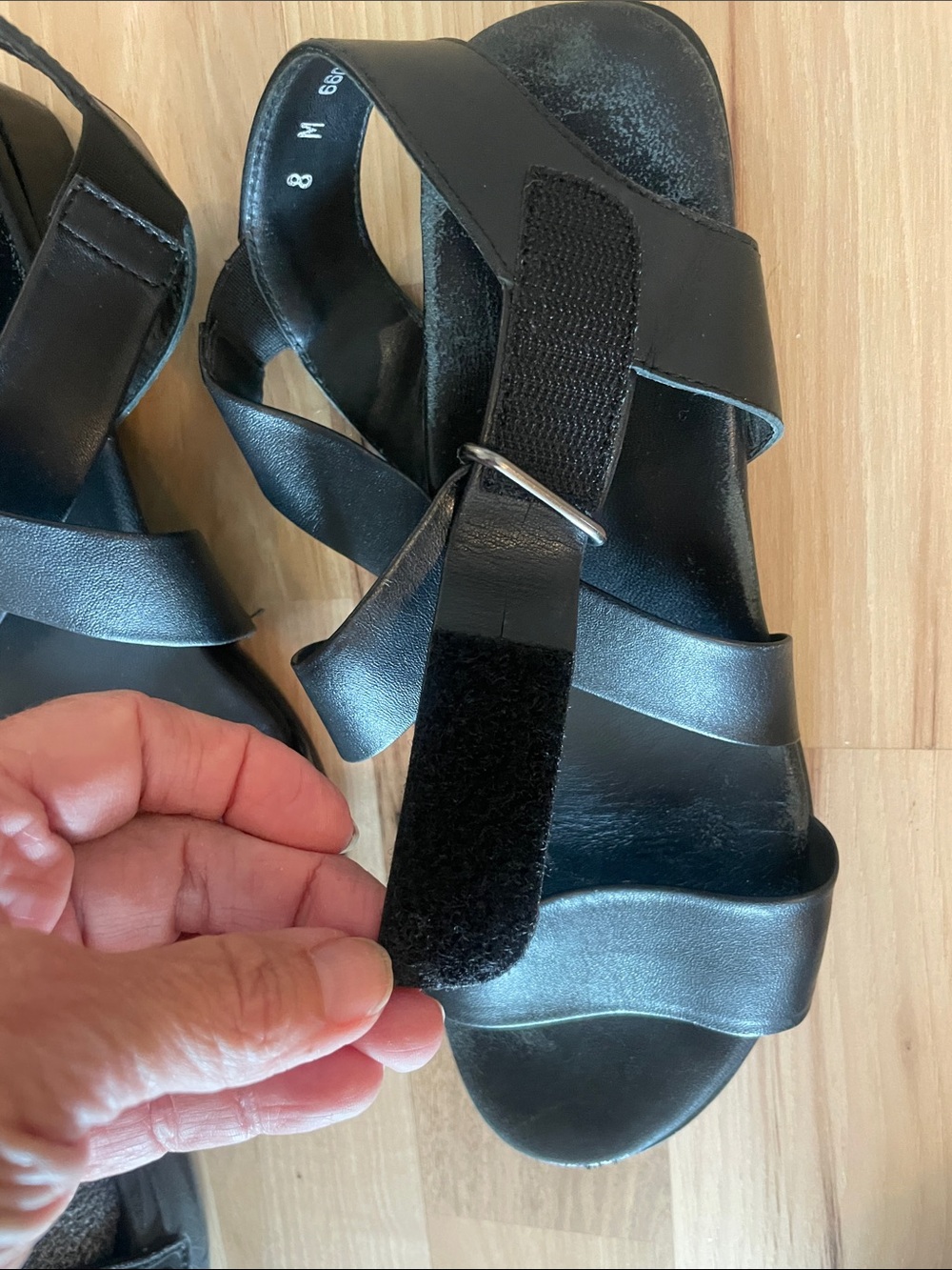 Munro Black Leather Strappy Sandals - Picture 4 of 4